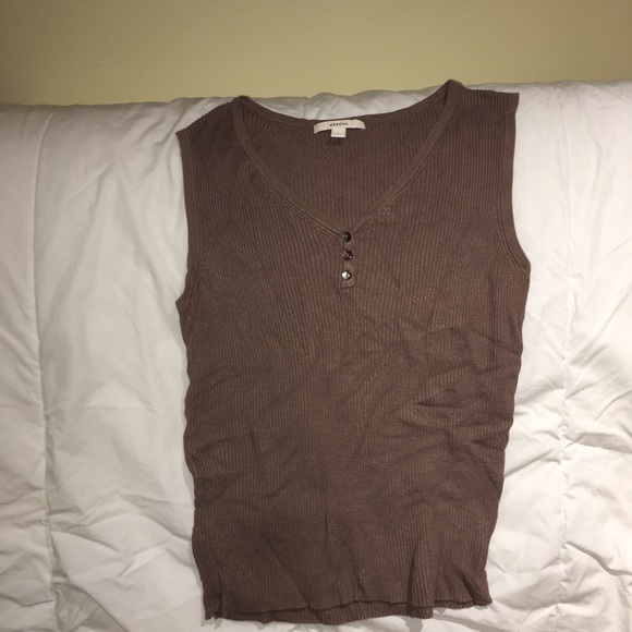 BUNDLE OF CLOTHES - Picture 4 of 7